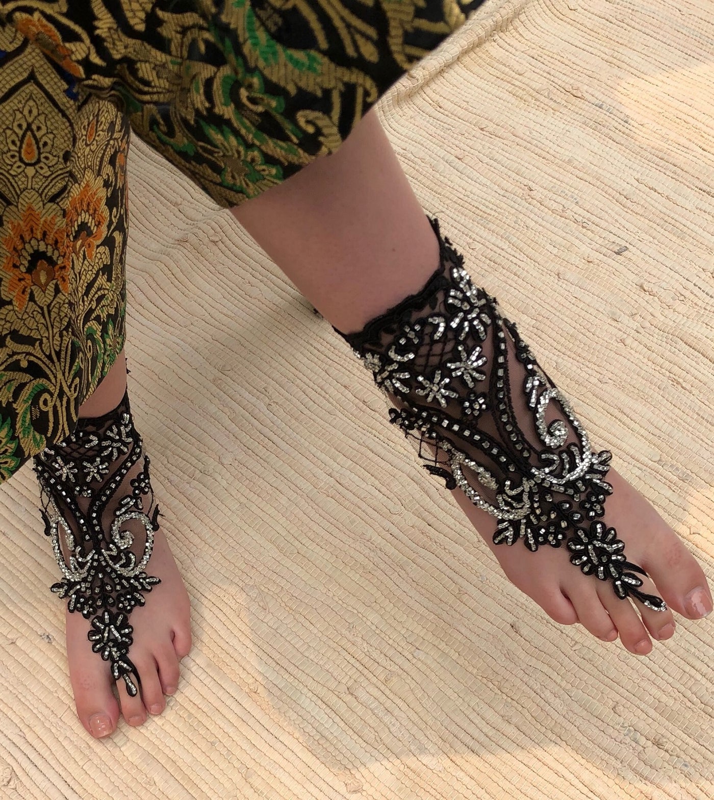 Black and Silver Glass Beads Foot Lace Harness